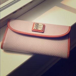 New Dooney &Bourke Pebble Grain Continental Wallet